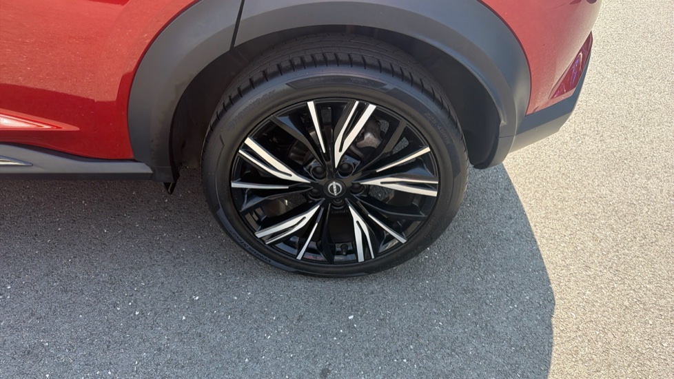 Nissan Juke 1.0 DiG-T 114 Tekna+ 5dr DCT Petrol Hatchback - Image 26