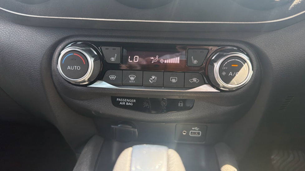 Nissan Juke 1.0 DiG-T 114 Tekna+ 5dr DCT Petrol Hatchback - Image 33