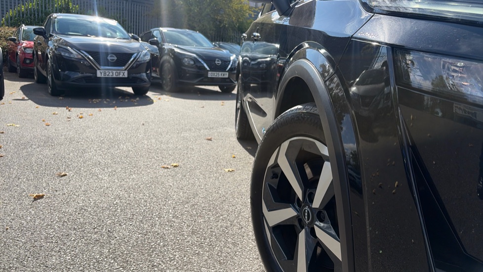 Nissan Qashqai 1.5 E-Power Acenta Premium 5dr Auto Hybrid Hatchback - Image 8