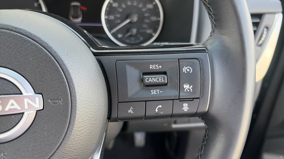 Nissan Qashqai 1.5 E-Power Acenta Premium 5dr Auto Hybrid Hatchback - Image 27