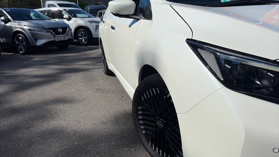 Nissan LEAF 110kW Tekna 39kWh 5dr Auto Electric Hatchback - Image 8