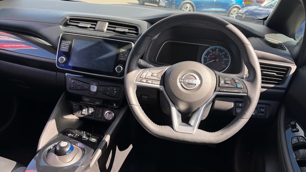 Nissan LEAF 110kW Tekna 39kWh 5dr Auto Electric Hatchback - Image 10