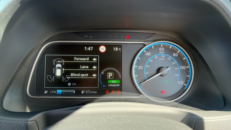 Nissan LEAF 110kW Tekna 39kWh 5dr Auto Electric Hatchback - Image 18