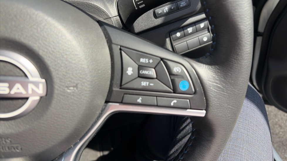 Nissan LEAF 110kW Tekna 39kWh 5dr Auto Electric Hatchback - Image 33