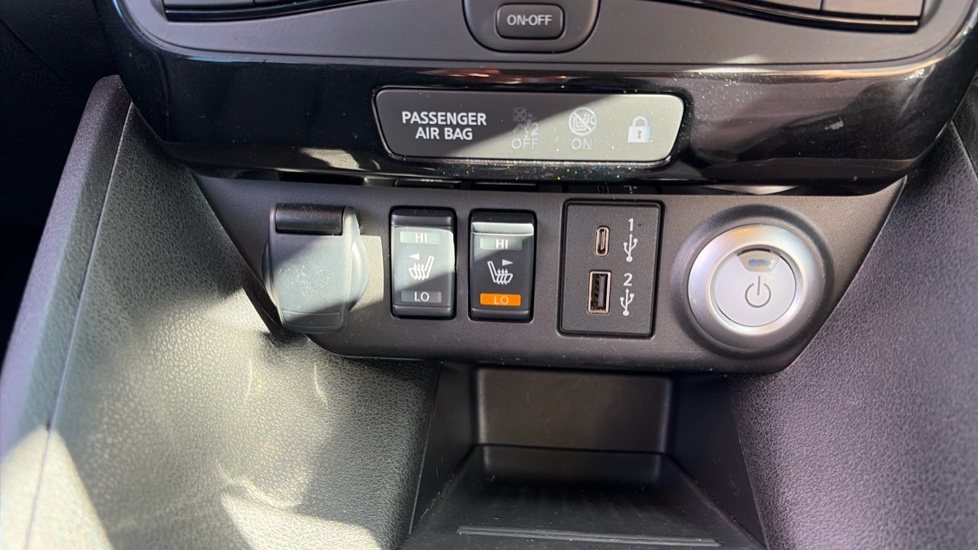Nissan LEAF 110kW Tekna 39kWh 5dr Auto Electric Hatchback - Image 37