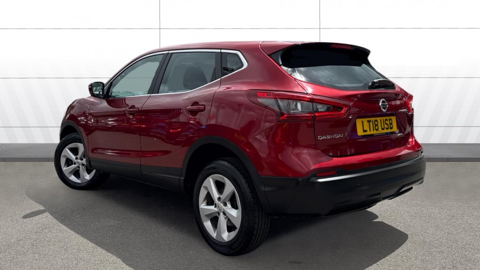 Nissan Qashqai 1.2 DiG-T Acenta 5dr Petrol Hatchback - Image 2