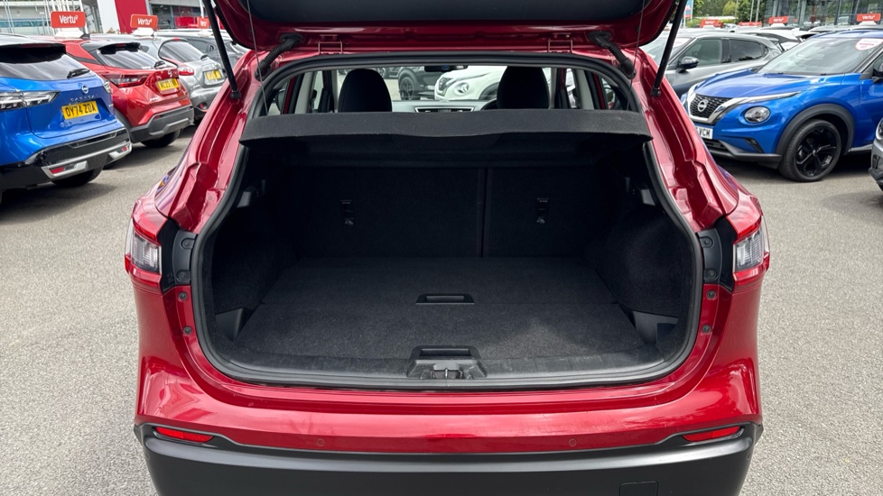 Nissan Qashqai 1.2 DiG-T Acenta 5dr Petrol Hatchback - Image 4