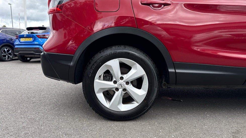 Nissan Qashqai 1.2 DiG-T Acenta 5dr Petrol Hatchback - Image 7
