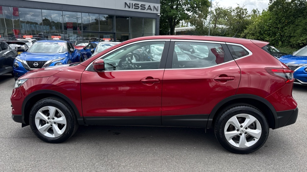 Nissan Qashqai 1.2 DiG-T Acenta 5dr Petrol Hatchback - Image 27