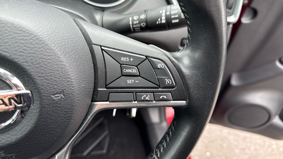 Nissan Qashqai 1.2 DiG-T Acenta 5dr Petrol Hatchback - Image 39