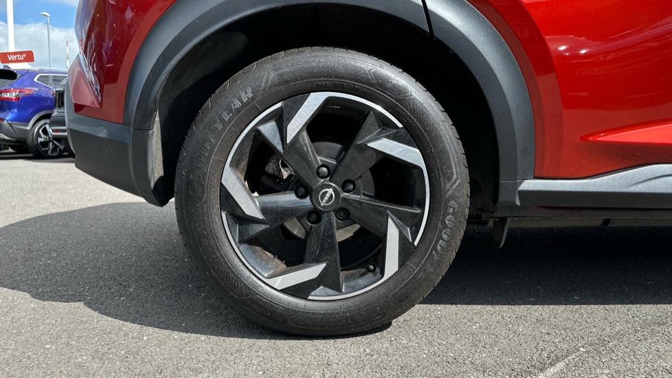 Nissan Juke 1.6 Hybrid N-Connecta 5dr Auto Hybrid Hatchback - Image 7