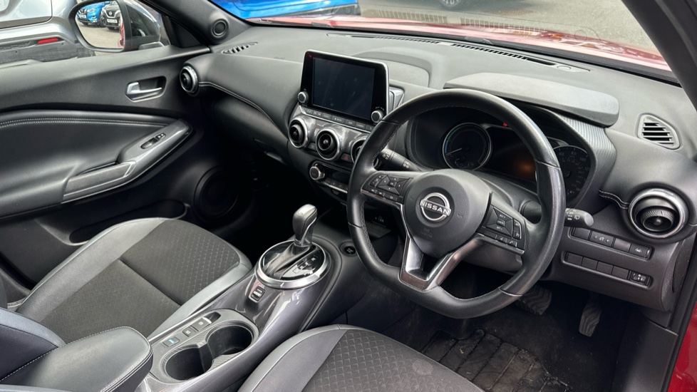 Nissan Juke 1.6 Hybrid N-Connecta 5dr Auto Hybrid Hatchback - Image 11
