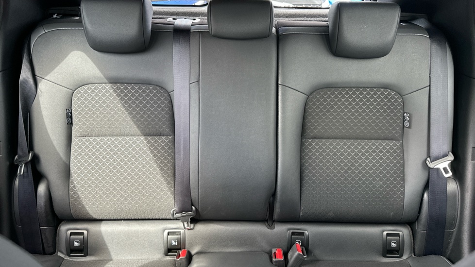 Nissan Juke 1.6 Hybrid N-Connecta 5dr Auto Hybrid Hatchback - Image 15