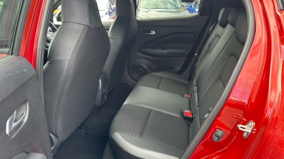 Nissan Juke 1.6 Hybrid N-Connecta 5dr Auto Hybrid Hatchback - Image 16