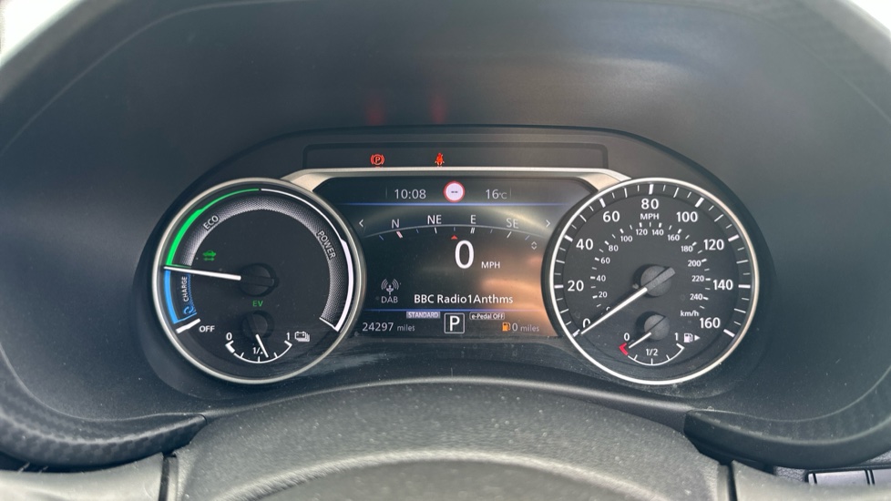 Nissan Juke 1.6 Hybrid N-Connecta 5dr Auto Hybrid Hatchback - Image 18