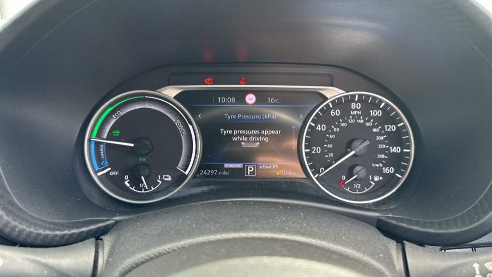 Nissan Juke 1.6 Hybrid N-Connecta 5dr Auto Hybrid Hatchback - Image 28