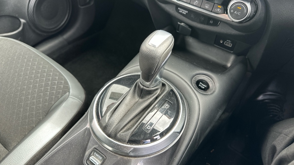 Nissan Juke 1.6 Hybrid N-Connecta 5dr Auto Hybrid Hatchback - Image 37