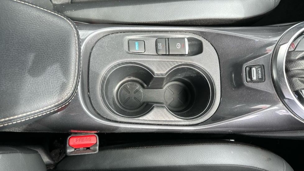Nissan Juke 1.6 Hybrid N-Connecta 5dr Auto Hybrid Hatchback - Image 38