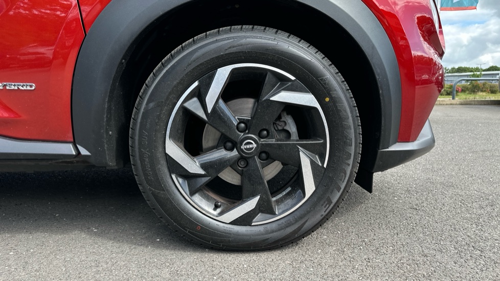 Nissan Juke 1.6 Hybrid N-Connecta 5dr Auto Hybrid Hatchback - Image 39