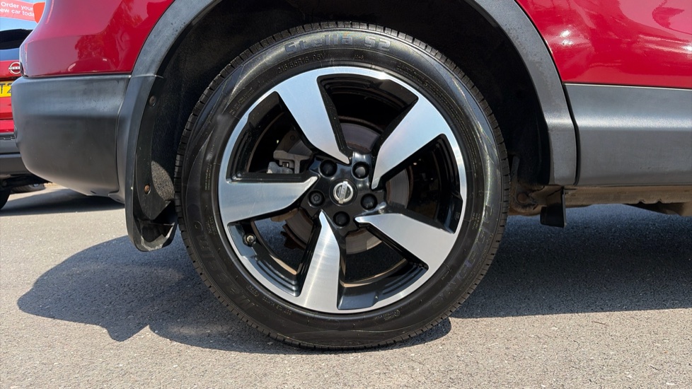 Nissan Qashqai 1.5 dCi N-Connecta 5dr Diesel Hatchback - Image 7