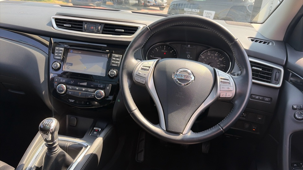 Nissan Qashqai 1.5 dCi N-Connecta 5dr Diesel Hatchback - Image 10