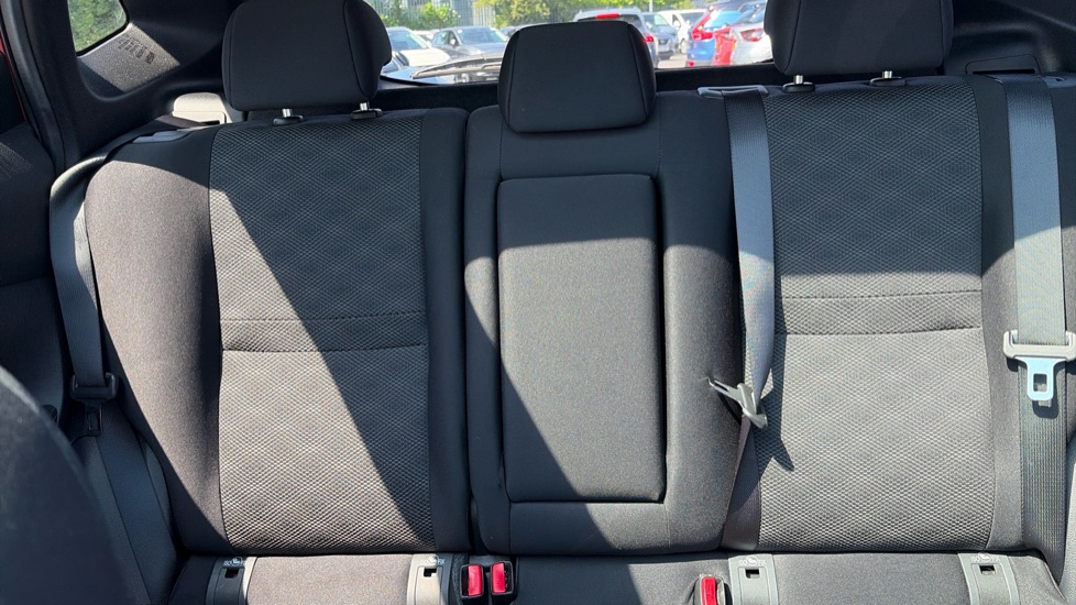 Nissan Qashqai 1.5 dCi N-Connecta 5dr Diesel Hatchback - Image 15