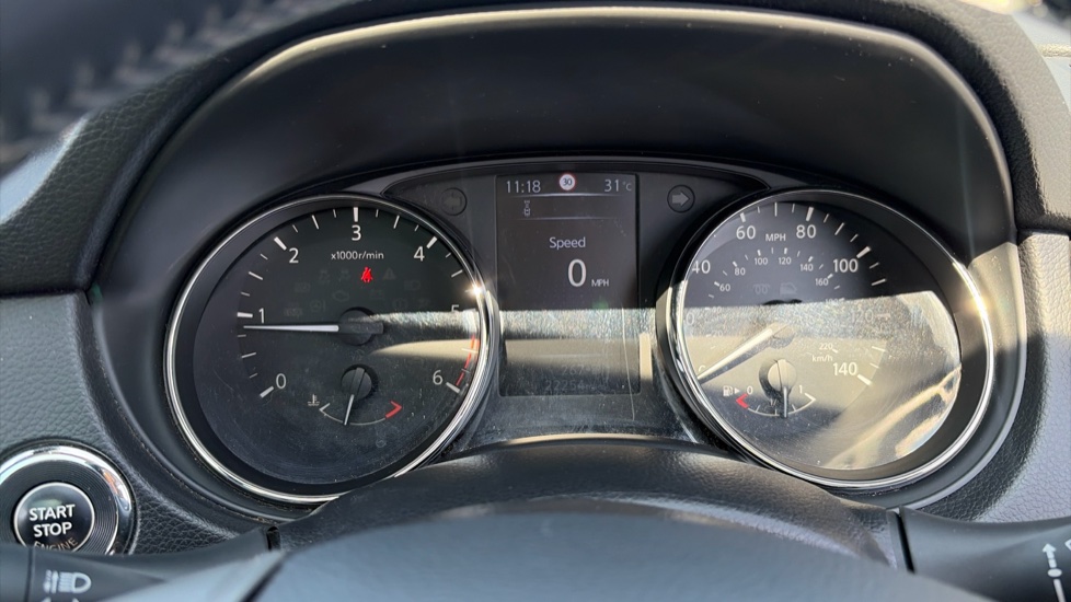 Nissan Qashqai 1.5 dCi N-Connecta 5dr Diesel Hatchback - Image 18