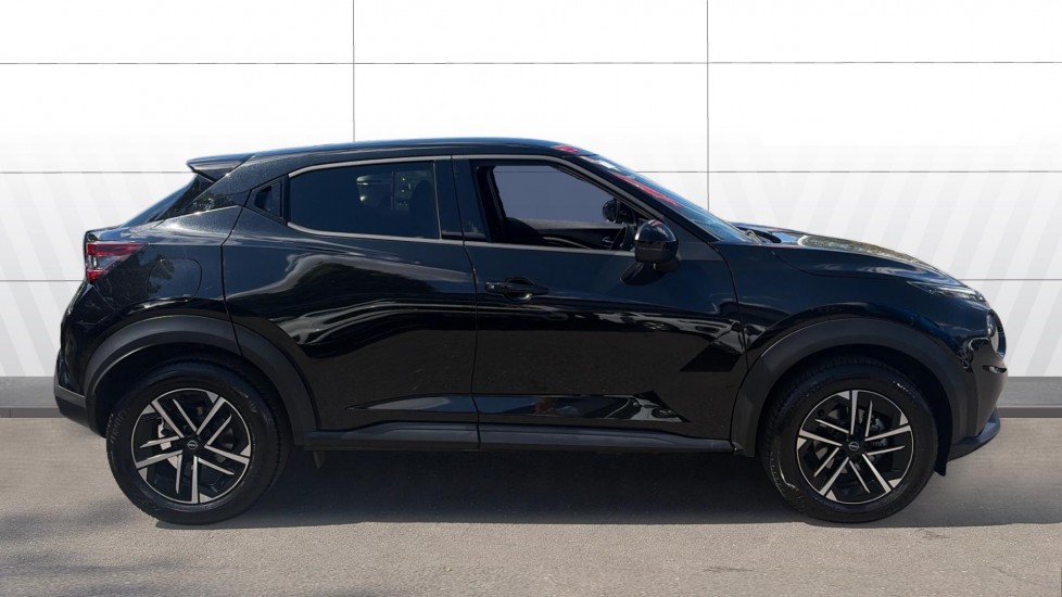Nissan Juke 1.0 DiG-T N-Connecta 5dr Petrol Hatchback - Image 5