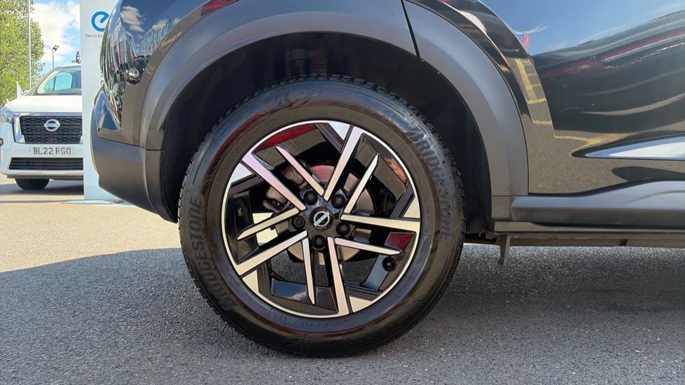 Nissan Juke 1.0 DiG-T N-Connecta 5dr Petrol Hatchback - Image 7