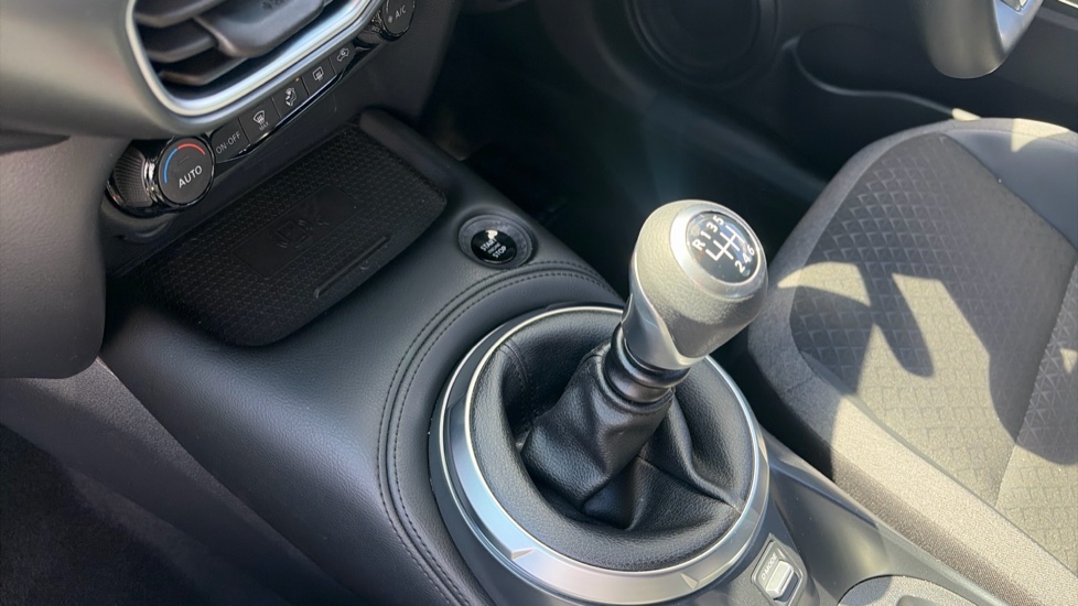 Nissan Juke 1.0 DiG-T N-Connecta 5dr Petrol Hatchback - Image 13