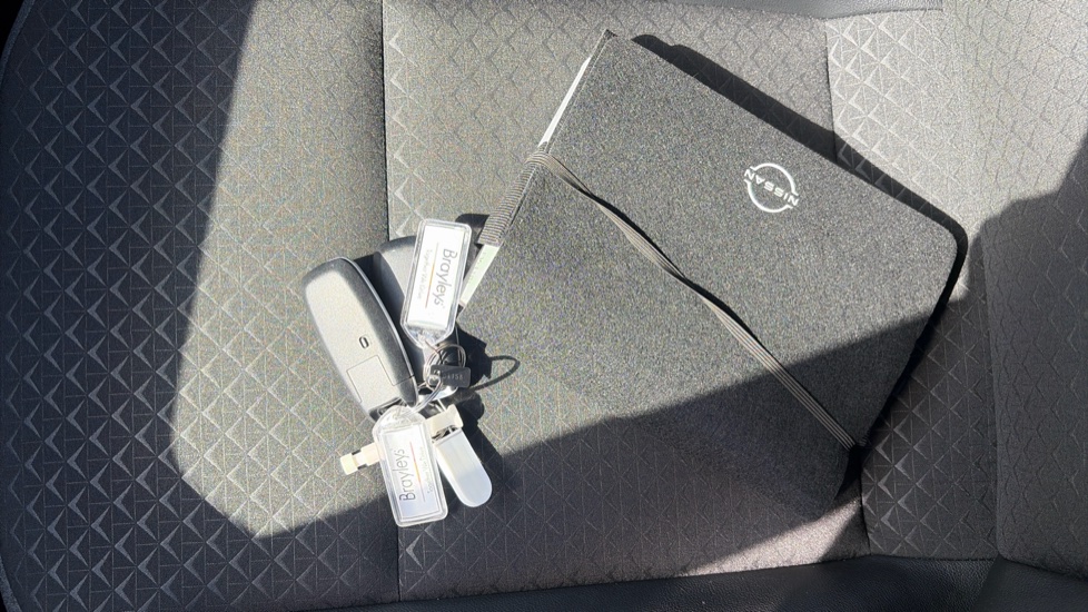 Nissan Juke 1.0 DiG-T N-Connecta 5dr Petrol Hatchback - Image 19