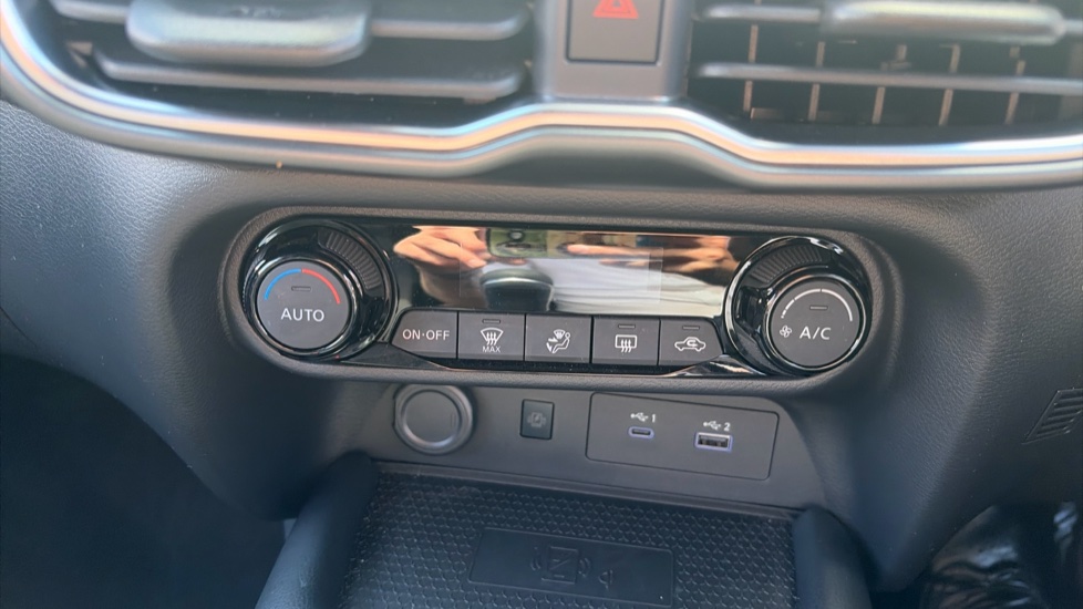 Nissan Juke 1.0 DiG-T N-Connecta 5dr Petrol Hatchback - Image 25