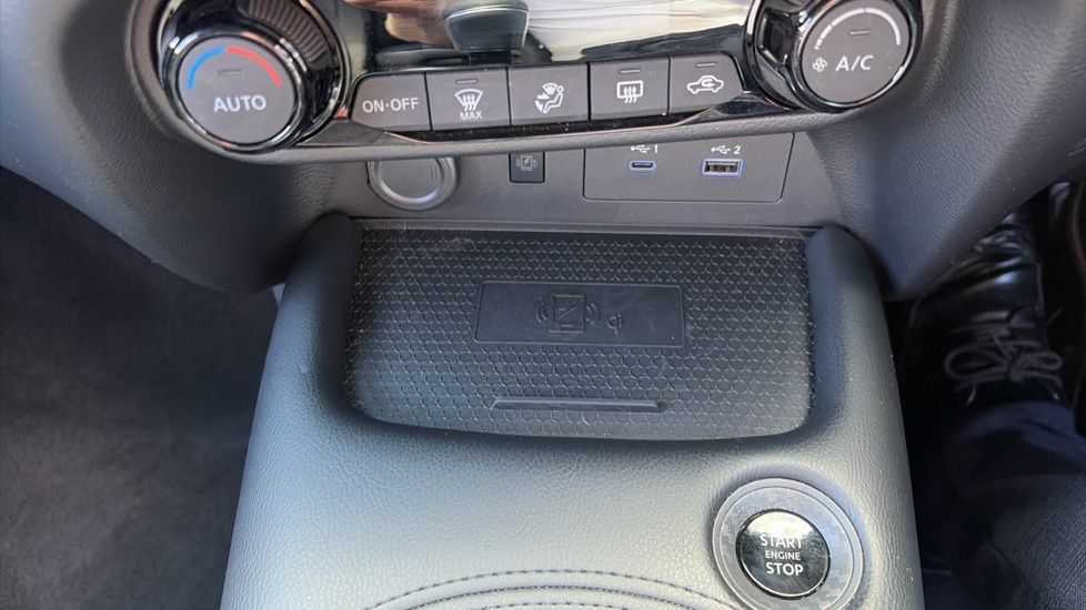 Nissan Juke 1.0 DiG-T N-Connecta 5dr Petrol Hatchback - Image 26