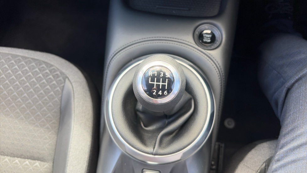 Nissan Juke 1.0 DiG-T N-Connecta 5dr Petrol Hatchback - Image 28