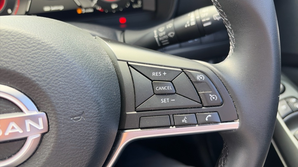 Nissan Juke 1.0 DiG-T N-Connecta 5dr Petrol Hatchback - Image 34