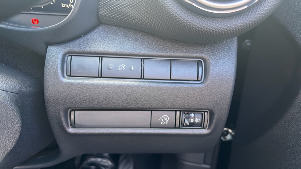 Nissan Juke 1.0 DiG-T N-Connecta 5dr Petrol Hatchback - Image 38