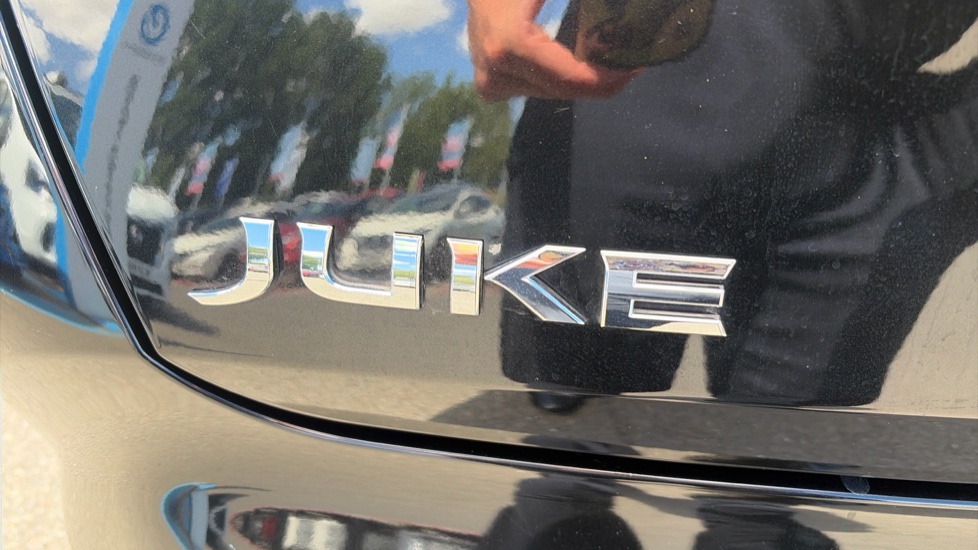 Nissan Juke 1.0 DiG-T N-Connecta 5dr Petrol Hatchback - Image 45