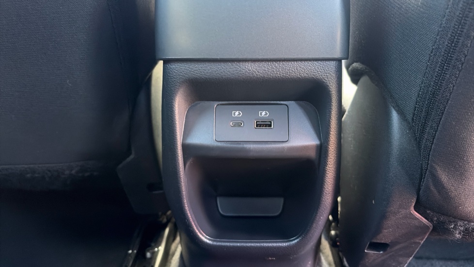 Nissan Juke 1.0 DiG-T N-Connecta 5dr Petrol Hatchback - Image 48