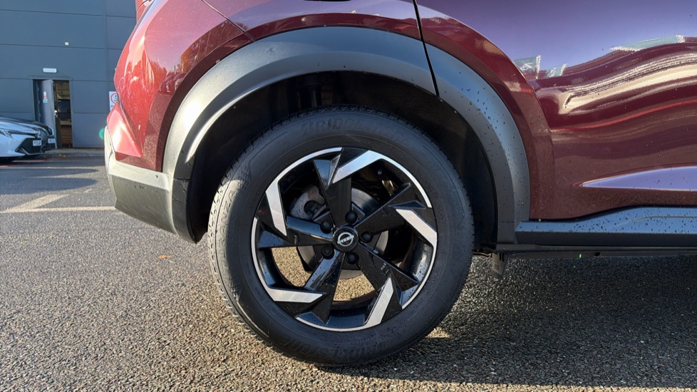 Nissan Juke 1.0 DiG-T 114 N-Connecta 5dr Petrol Hatchback - Image 7