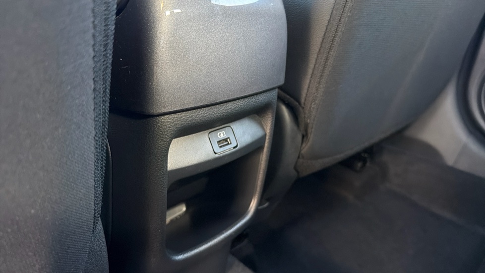 Nissan Juke 1.0 DiG-T 114 N-Connecta 5dr Petrol Hatchback - Image 21