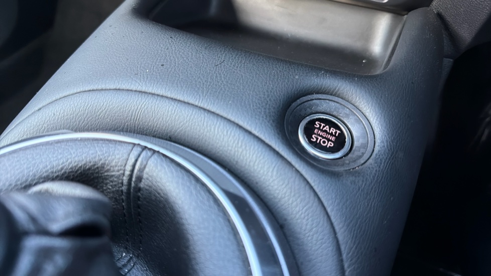 Nissan Juke 1.0 DiG-T 114 N-Connecta 5dr Petrol Hatchback - Image 26