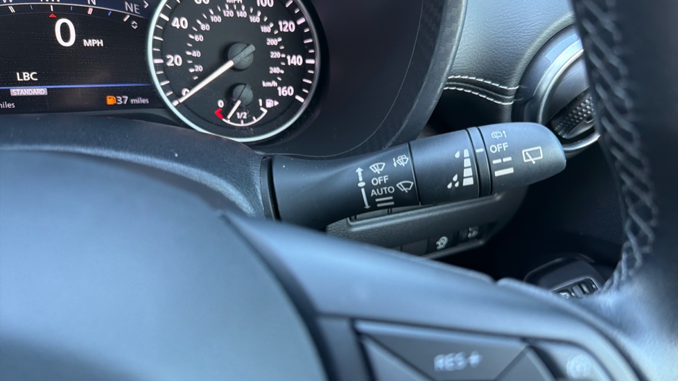 Nissan Juke 1.0 DiG-T 114 N-Connecta 5dr Petrol Hatchback - Image 29