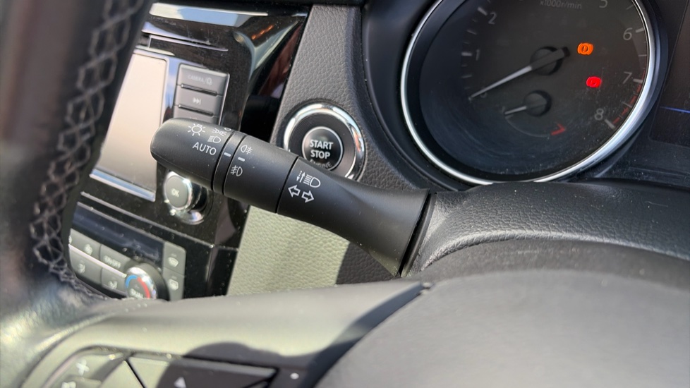 Nissan Qashqai 1.3 DiG-T Tekna 5dr Petrol Hatchback - Image 33