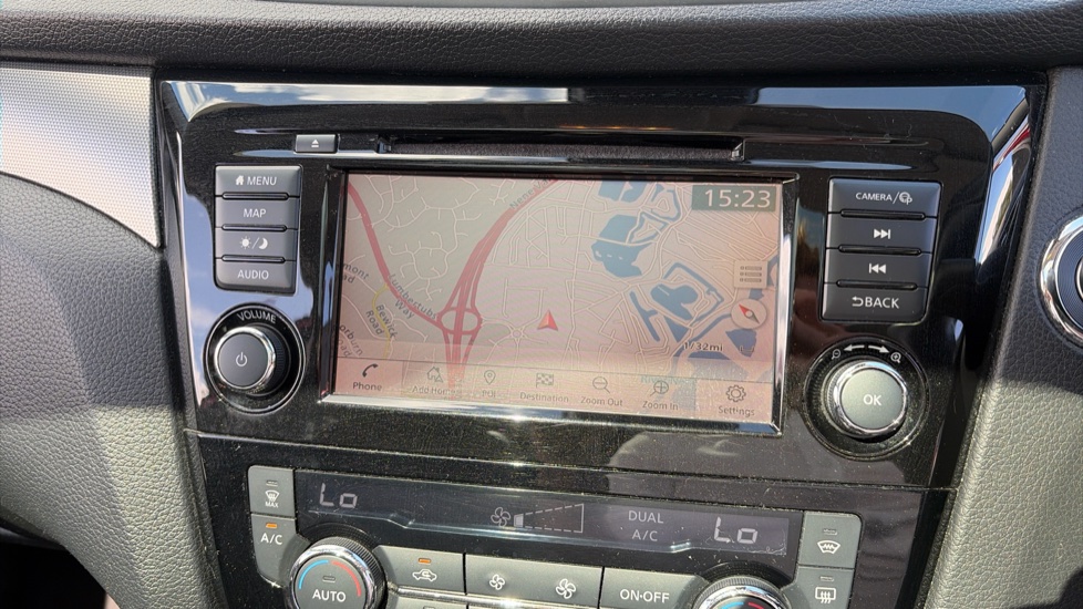 Nissan Qashqai 1.3 DiG-T Tekna 5dr Petrol Hatchback - Image 40