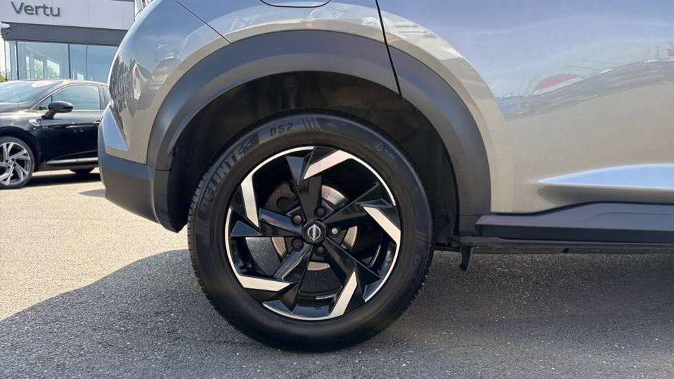Nissan Juke 1.0 DiG-T 114 N-Connecta 5dr Petrol Hatchback - Image 7