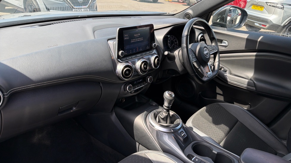 Nissan Juke 1.0 DiG-T 114 N-Connecta 5dr Petrol Hatchback - Image 9