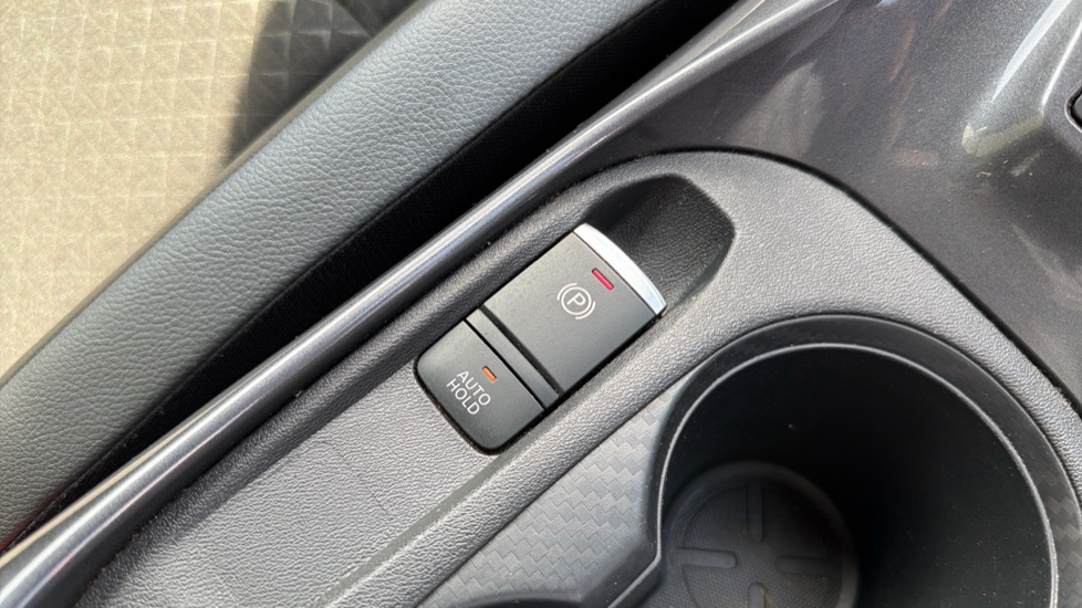 Nissan Juke 1.0 DiG-T 114 N-Connecta 5dr Petrol Hatchback - Image 31