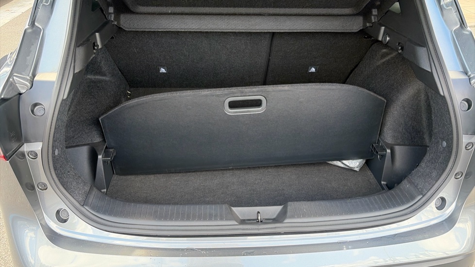 Nissan Qashqai 1.3 DiG-T MH N-Connecta 5dr Petrol Hatchback - Image 24