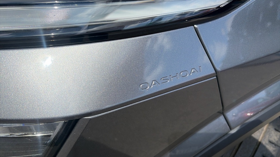 Nissan Qashqai 1.3 DiG-T MH N-Connecta 5dr Petrol Hatchback - Image 29