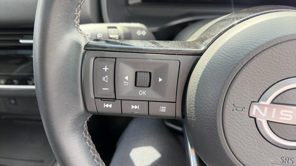 Nissan Qashqai 1.3 DiG-T MH N-Connecta 5dr Petrol Hatchback - Image 34